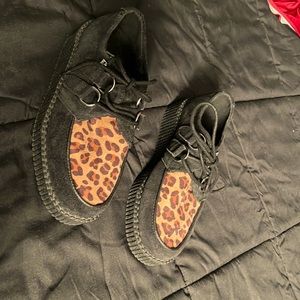 Black & Leopard Viva II Low Creeper women’s 7.